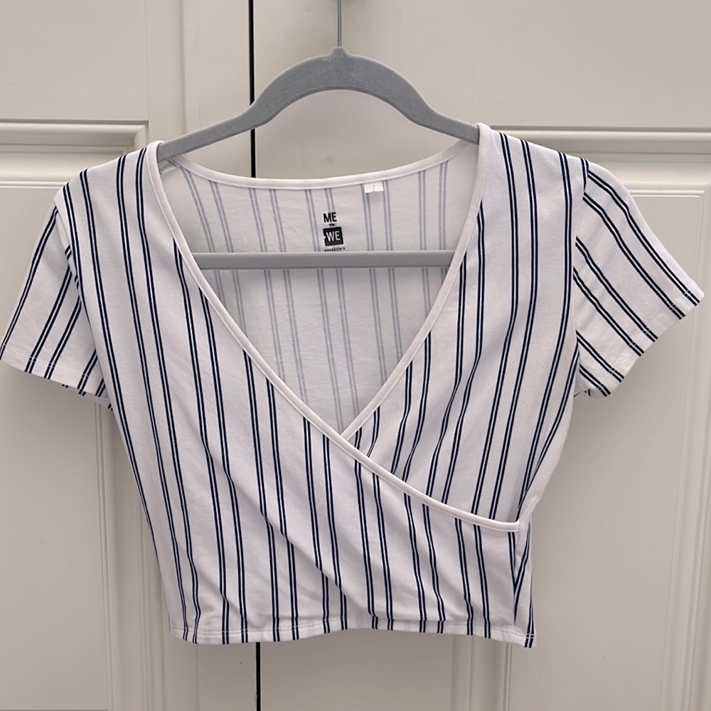 White striped V-neck crop top